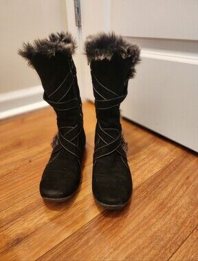 Natural Soul Black Faux-Fur Trim Women's Winter Boots Size 6